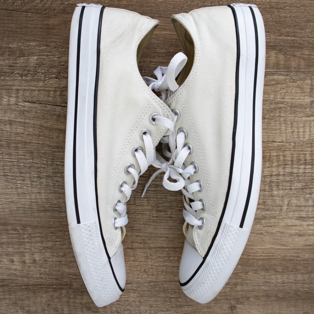 Converse LowOptical White /White Chuck Taylor All Stars Low Tops Size 9M 11W